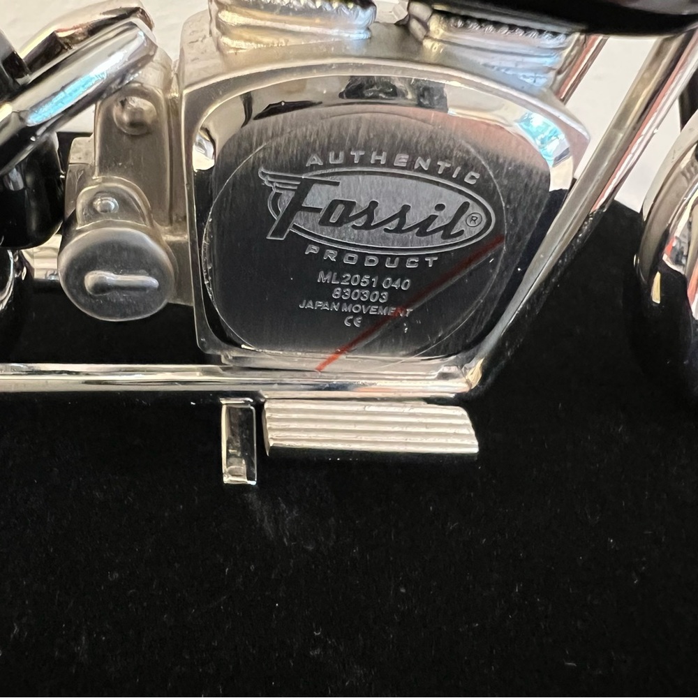 Fossil Limited Edition Motorcycle Timepiece Desk Clock Watch w/ Original Box - Picture 9 of 16